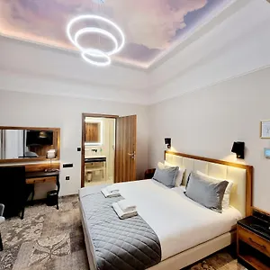 Hotel Sky
