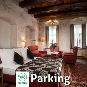 Santi Hotel